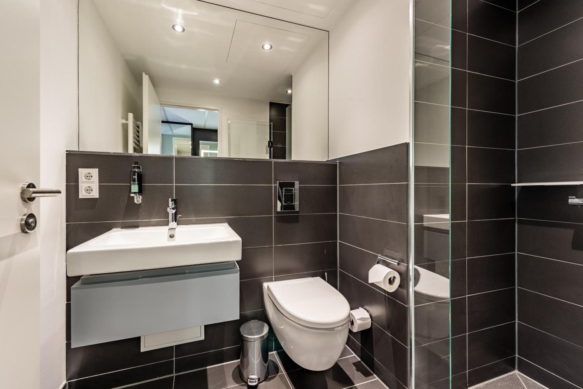 Premier Inn Muenchen City Schwabing エクステリア 写真