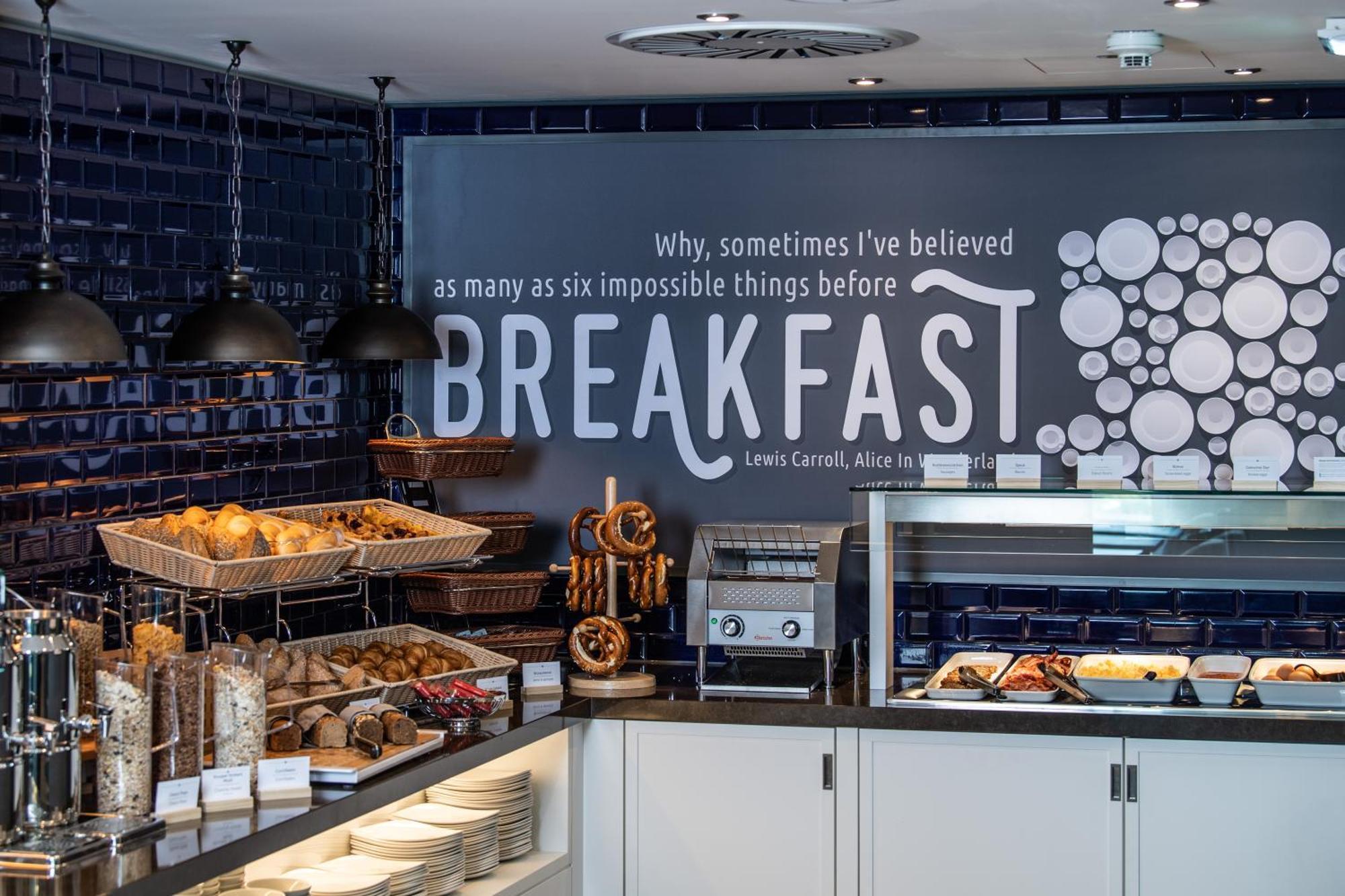 Premier Inn Muenchen City Schwabing エクステリア 写真