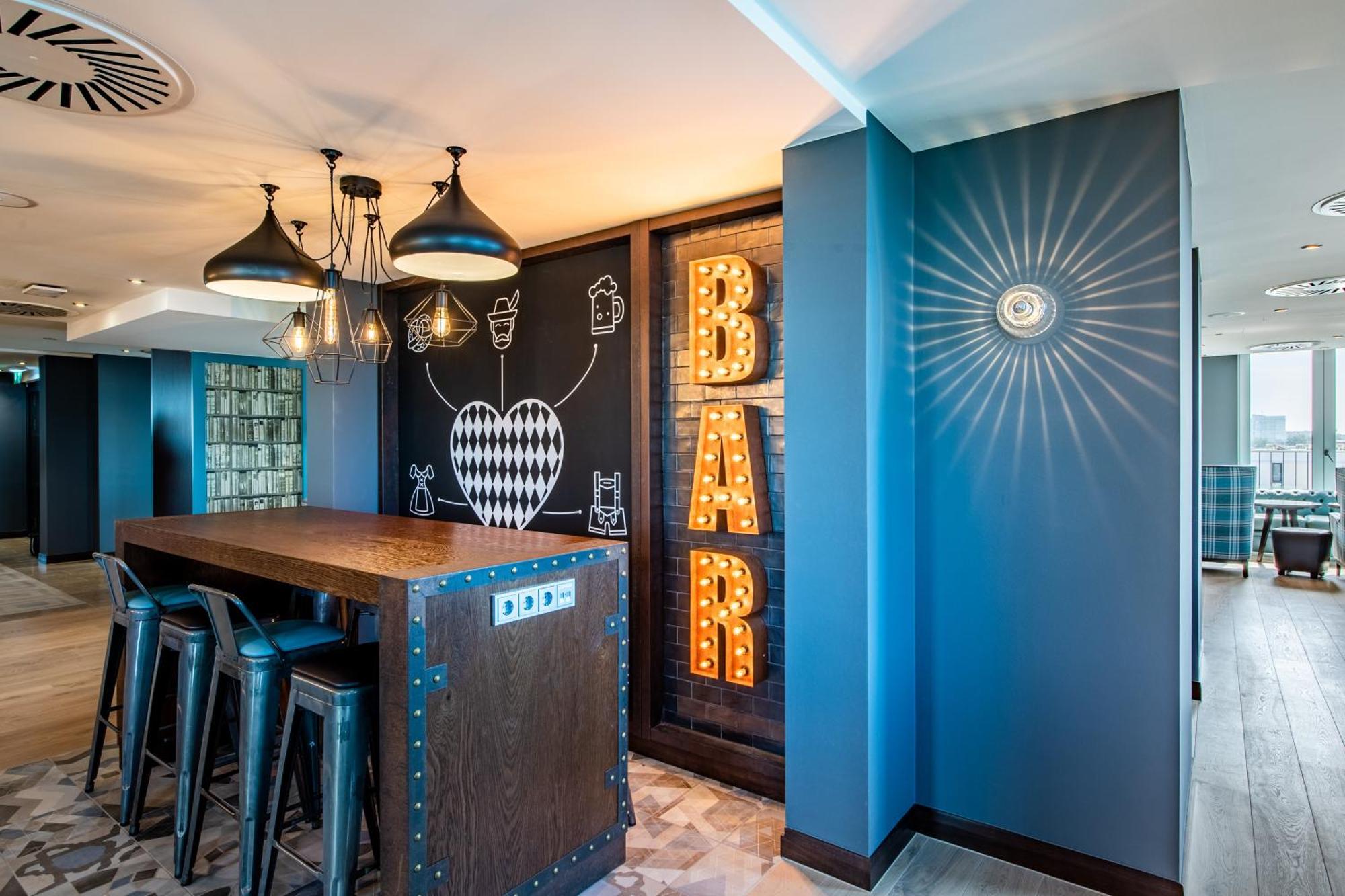 Premier Inn Muenchen City Schwabing エクステリア 写真